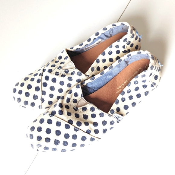 Toms Shoes - Cream & Navy Polkadot Toms